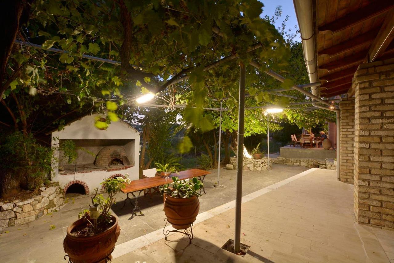 Jerry Afro Guest House Kanali  Exterior photo