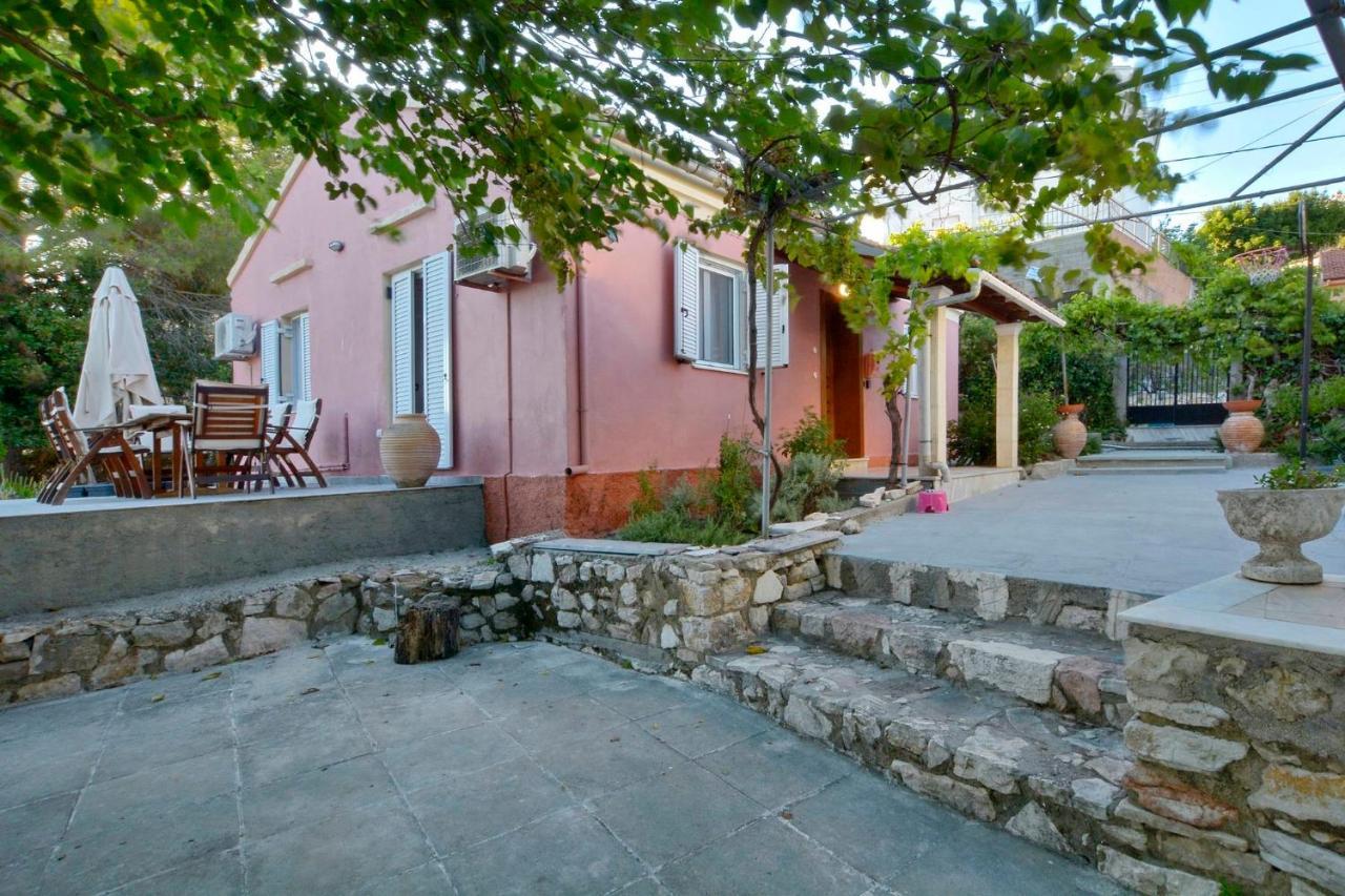 Jerry Afro Guest House Kanali  Exterior photo